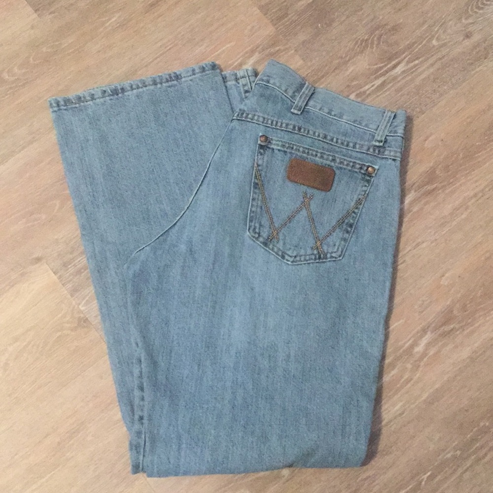 Men’s wrangler retro relaxed boot 34/32